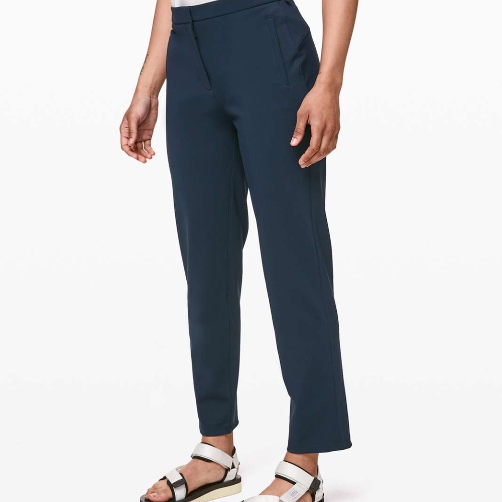 NWOT Lululemon On the Move Pant